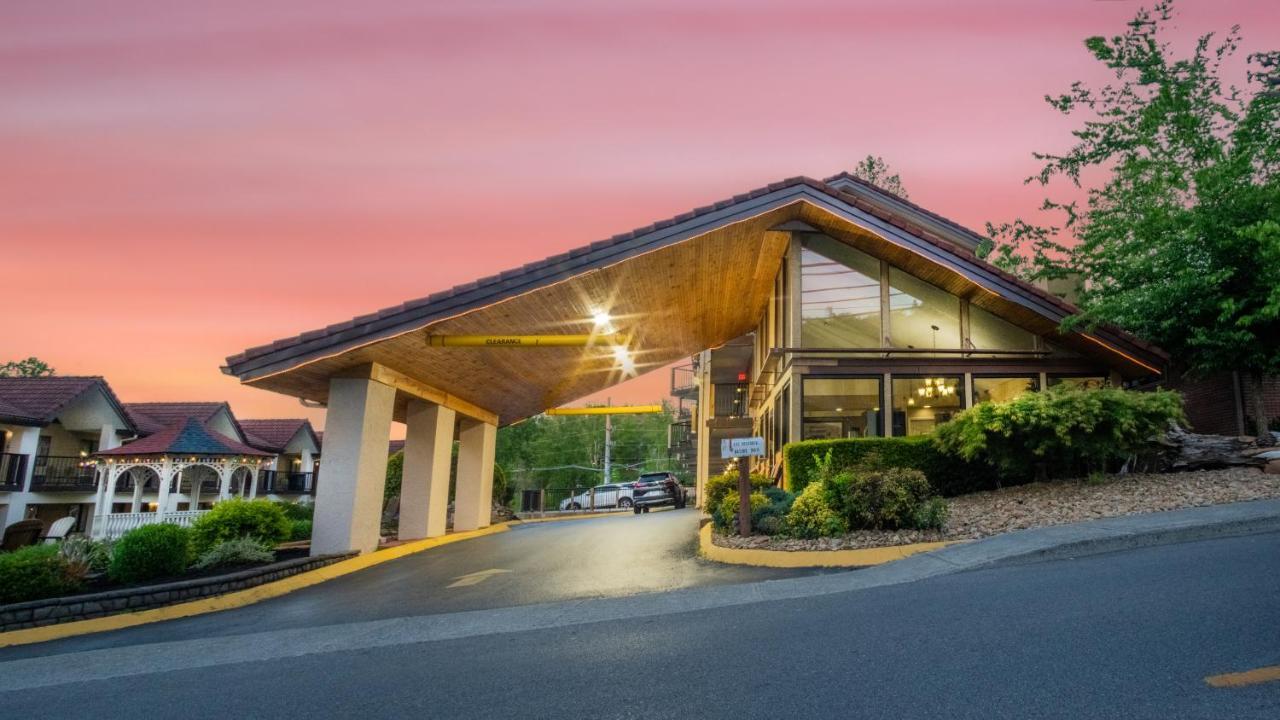 Super 8 By Wyndham Downtown Gatlinburg At Convention Center Hotel Buitenkant foto