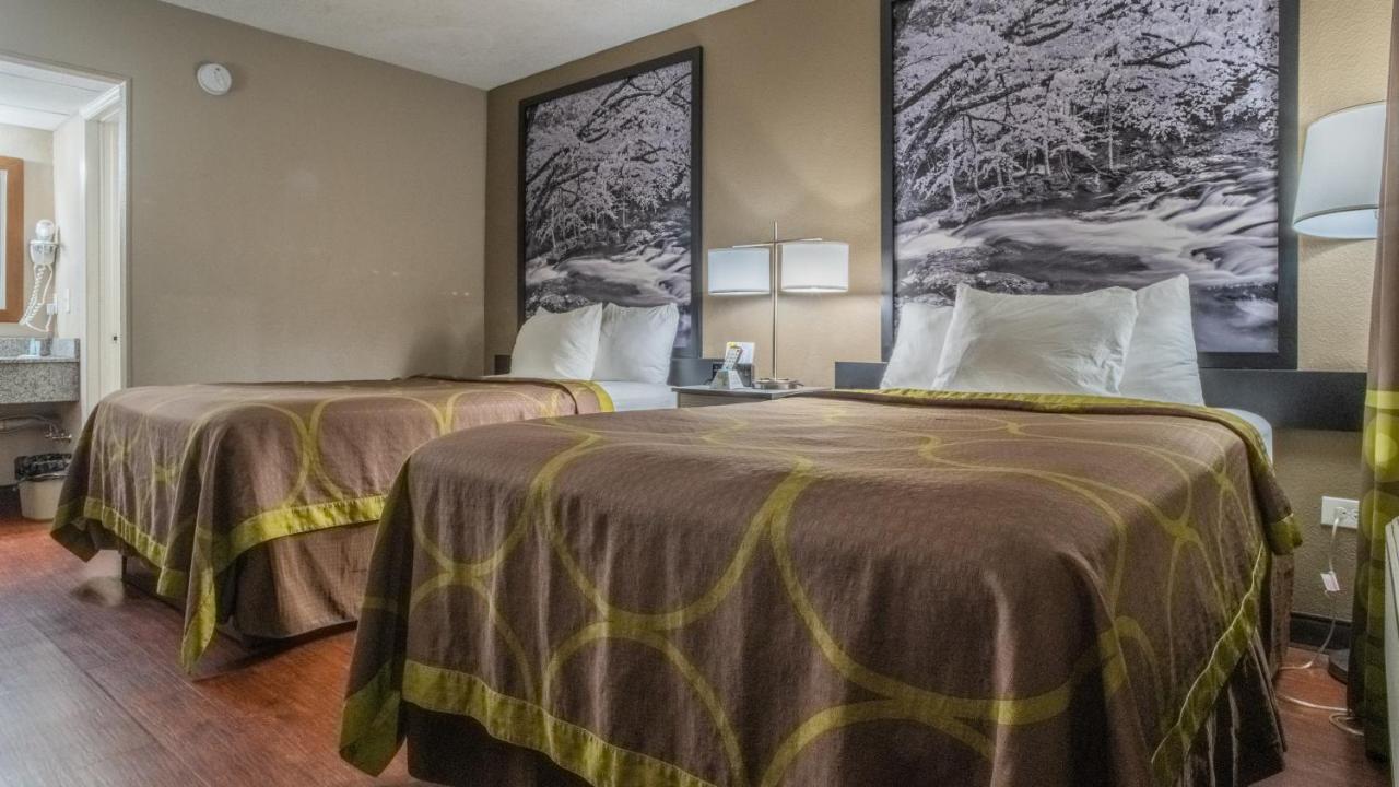 Super 8 By Wyndham Downtown Gatlinburg At Convention Center Hotel Buitenkant foto