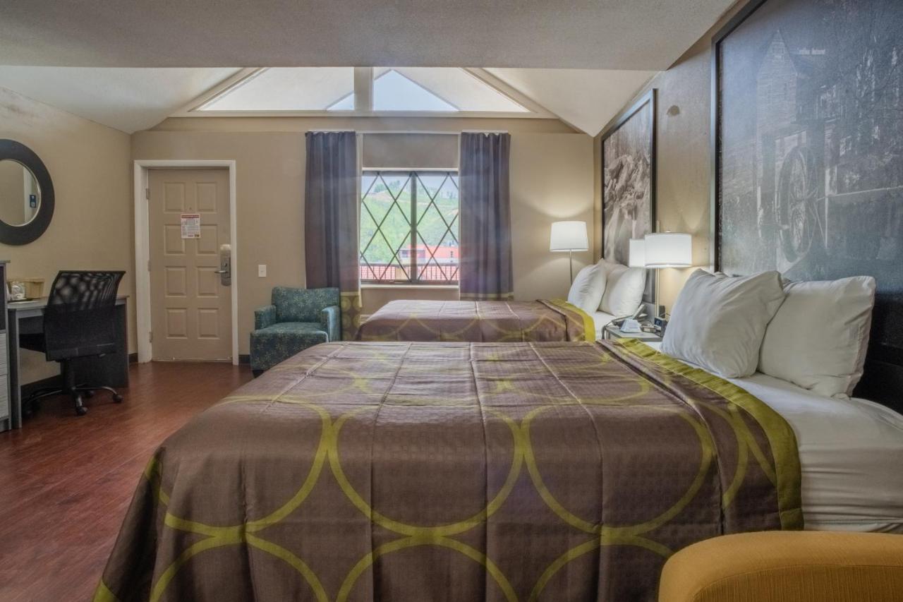 Super 8 By Wyndham Downtown Gatlinburg At Convention Center Hotel Buitenkant foto