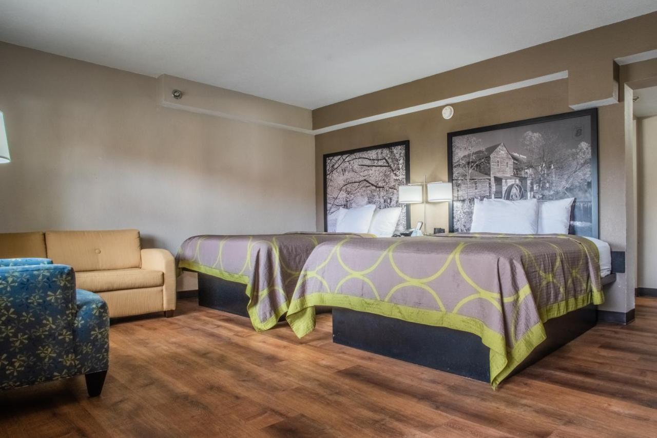 Super 8 By Wyndham Downtown Gatlinburg At Convention Center Hotel Buitenkant foto