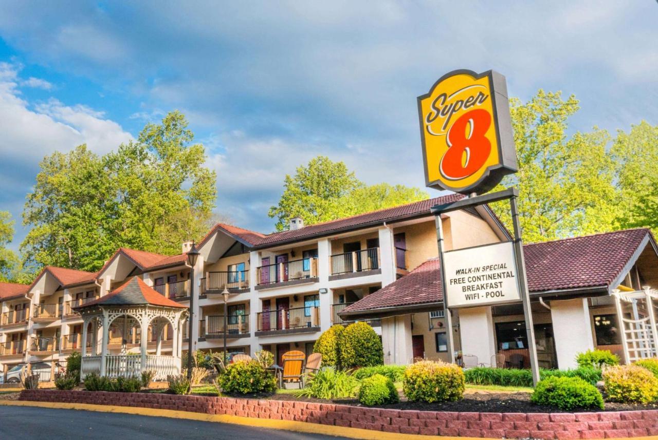 Super 8 By Wyndham Downtown Gatlinburg At Convention Center Hotel Buitenkant foto